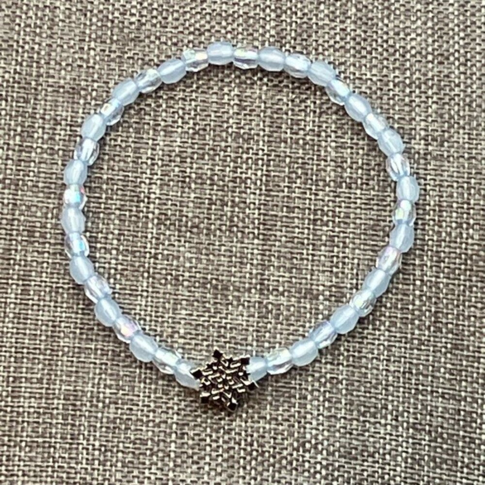 Beaded Stretch Charm Bracelet 7 In Stretch Winter Light Blue Iridescent Frozen